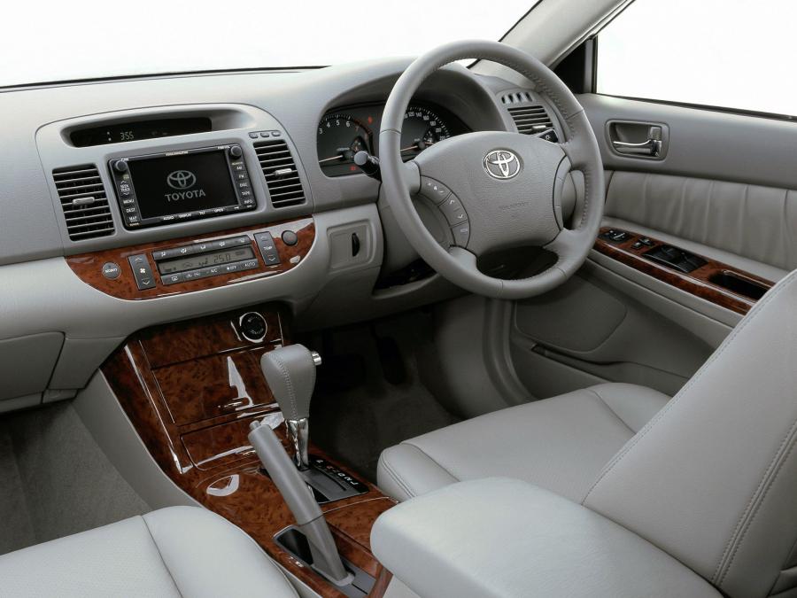  Toyota Camry Grande 2004 года  (фото 2 из 2)